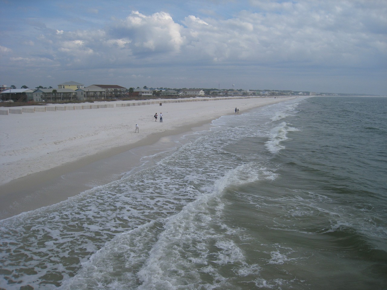 Vacation 2007-12 - Beaches Disney Hotels 0382.jpg - On the 2007-08 Florida vacation we visited beaches from Fort Myers to Sanibel Island sampling local food along the way. Green water and white sugar beaches! Arriving at Disney World we visited several of the theme resorts.